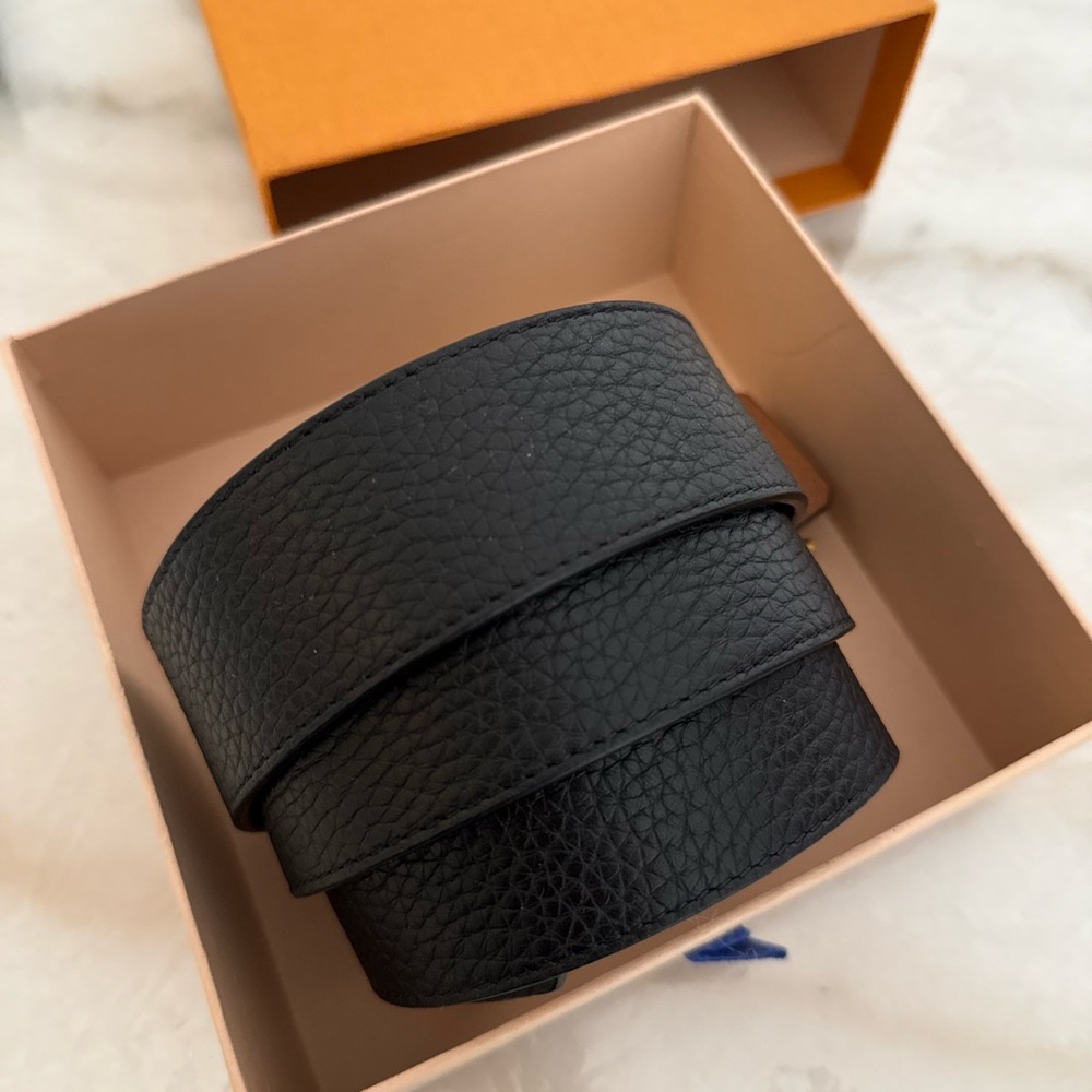 Louis Vuitton Black and Gold Leather Cuff - Picture 3 of 4